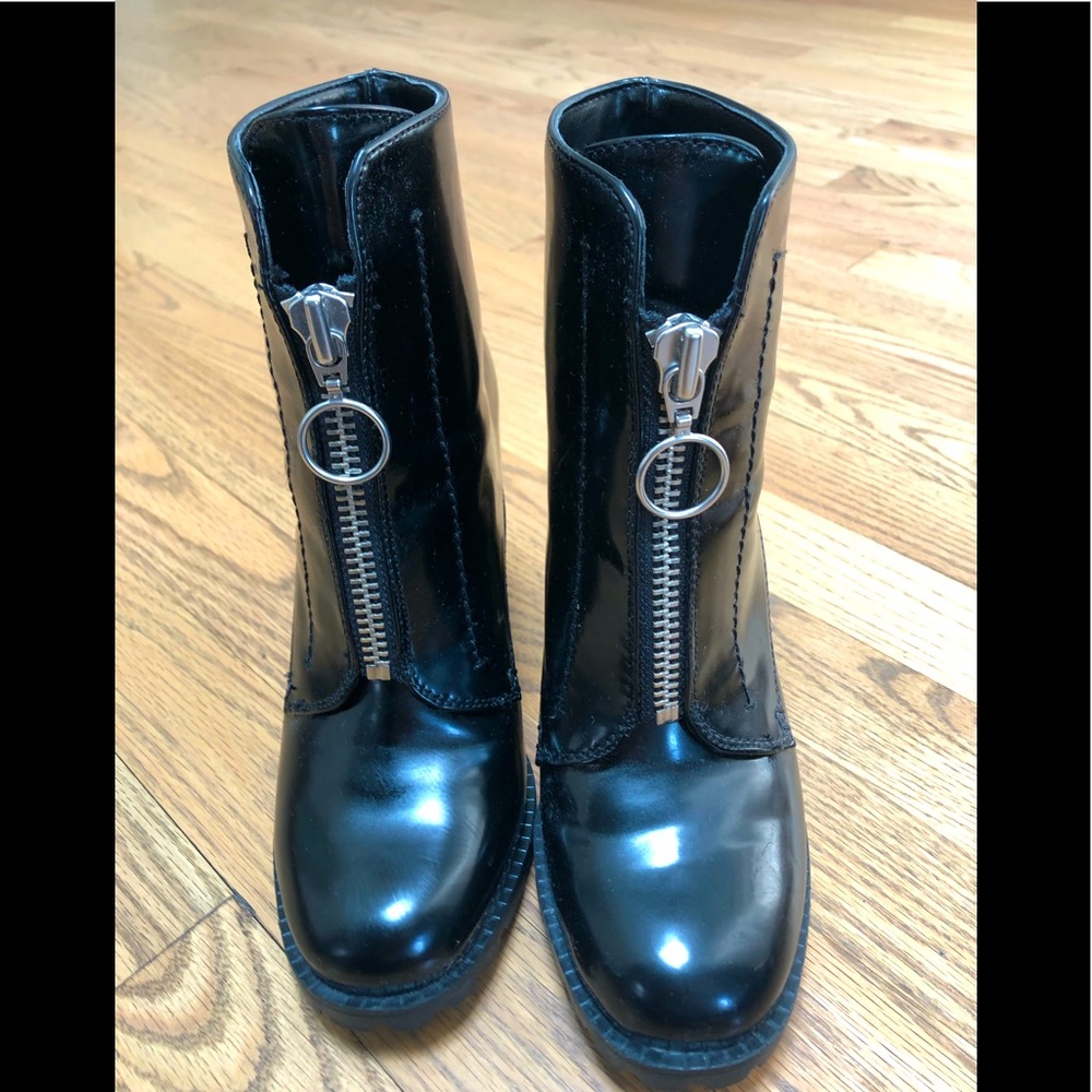 BCBGeneration Pilar Booties, size 6